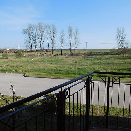 Jade Apartment Hegykő Екстериор снимка