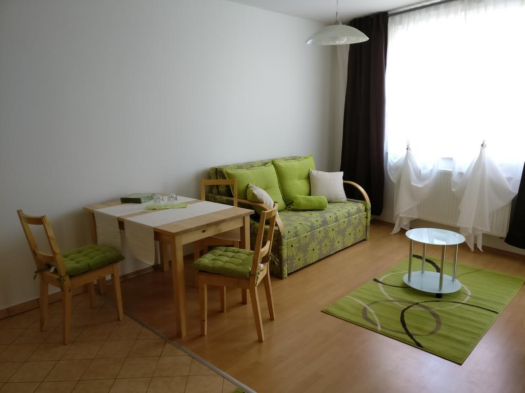 Jade Apartment Hegykő Екстериор снимка