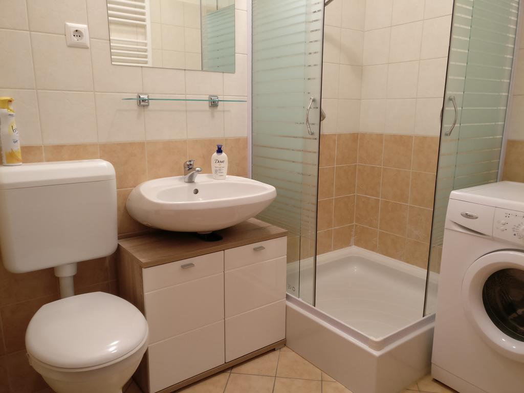 Jade Apartment Hegykő Екстериор снимка