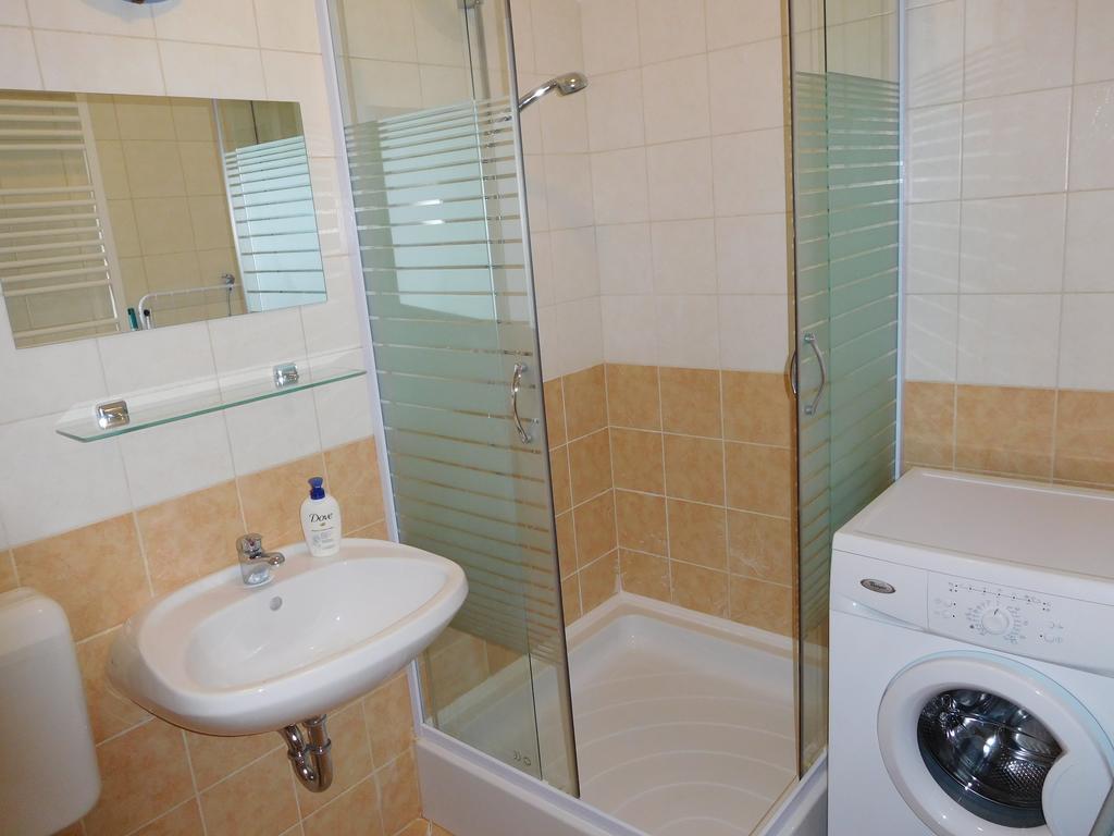 Jade Apartment Hegykő Екстериор снимка