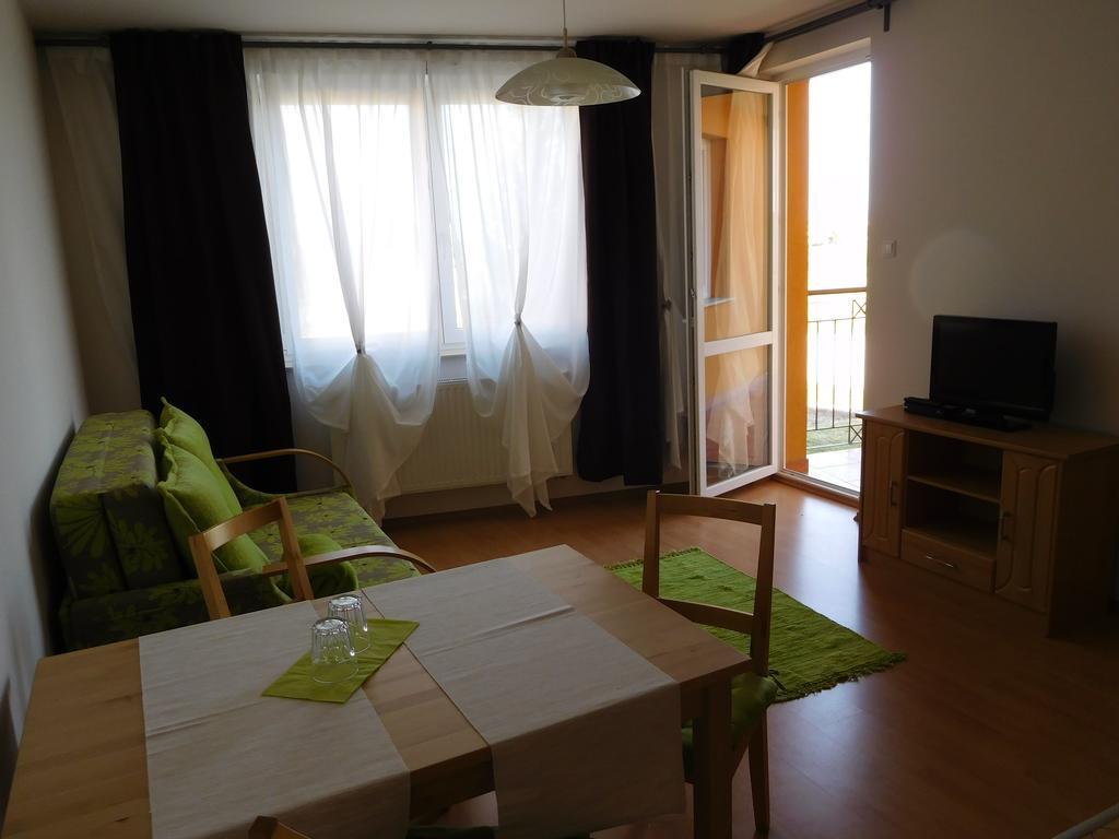 Jade Apartment Hegykő Екстериор снимка